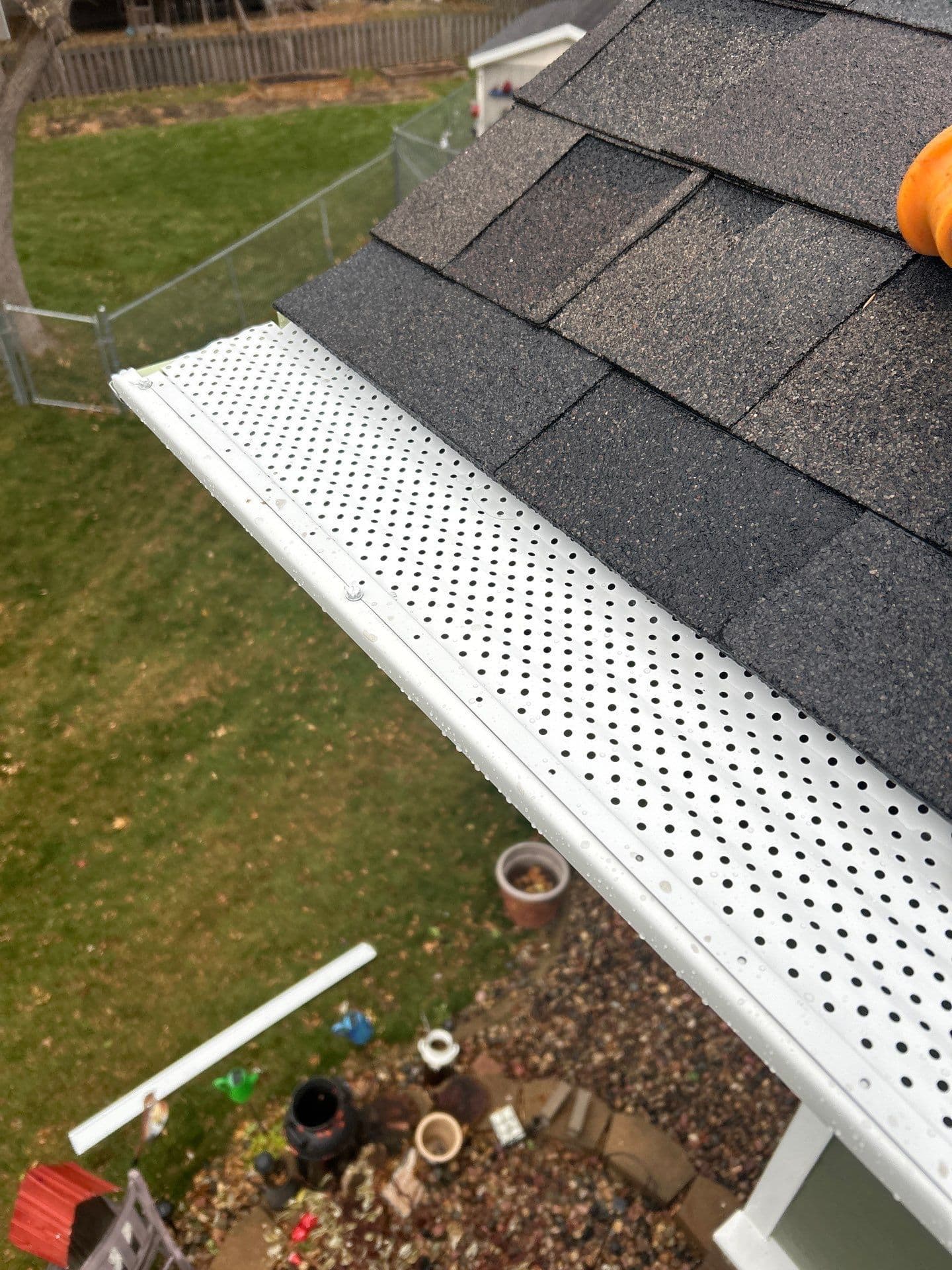 woods-roofing-seamless-gutter-and-downspout-replacement